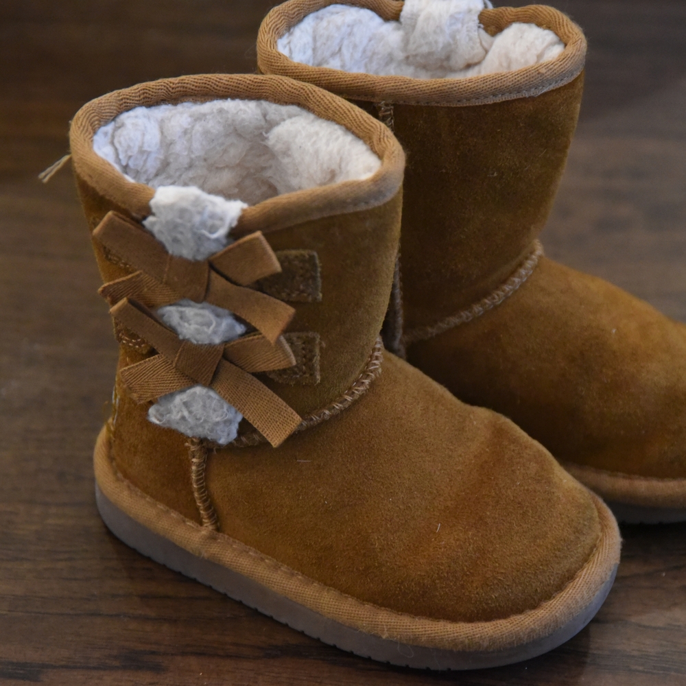 Kookaburra Tan Kids Boots with Bow Accents